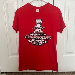 Gildan Washington Capitals Red Stanley Cup Champions T-Shirt Women’s Small